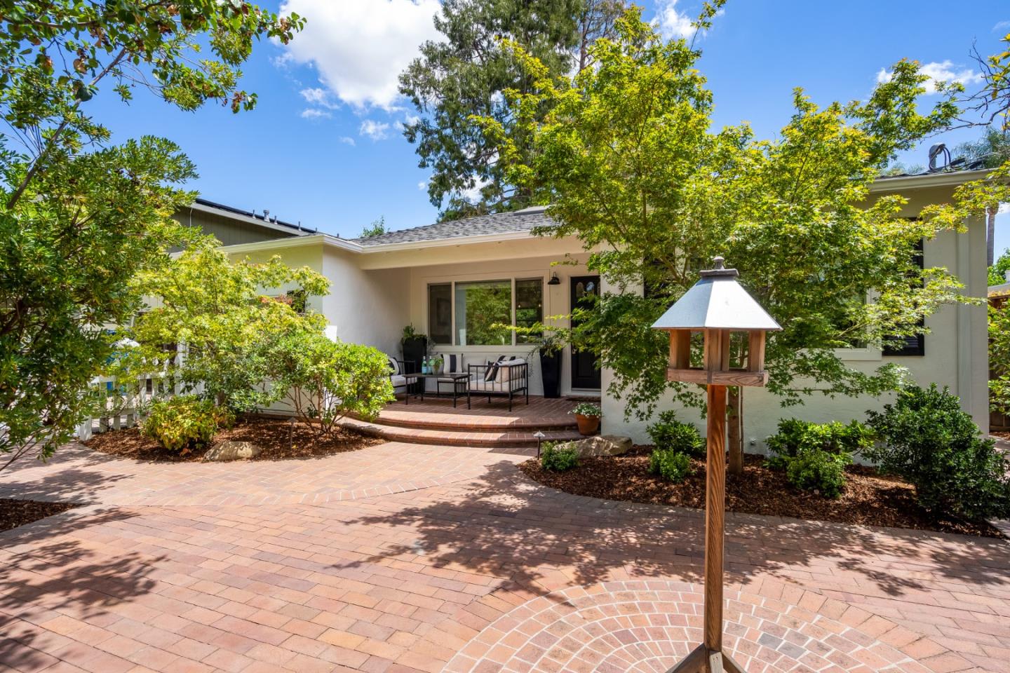 15720 Loma Vista Ave, Los Gatos, CA 95032-3637