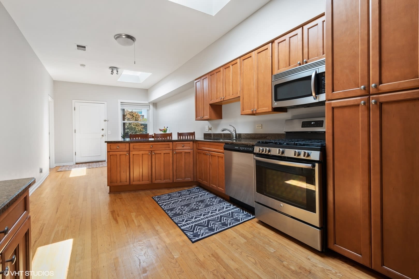 4413 N Magnolia