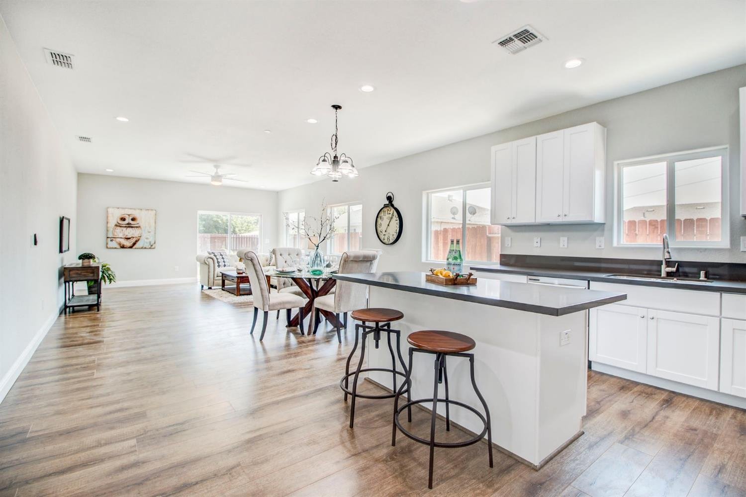 8035 Cottonwood Ln
