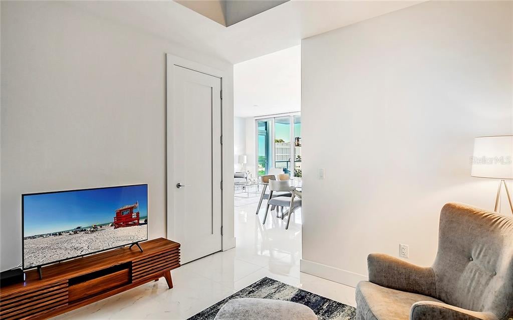 111 S Pineapple Ave #821