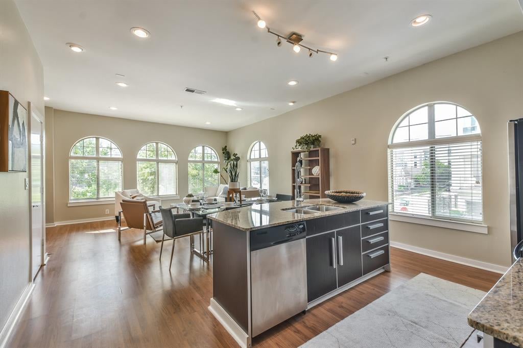 806 Jackson Hill Street Unit: 201