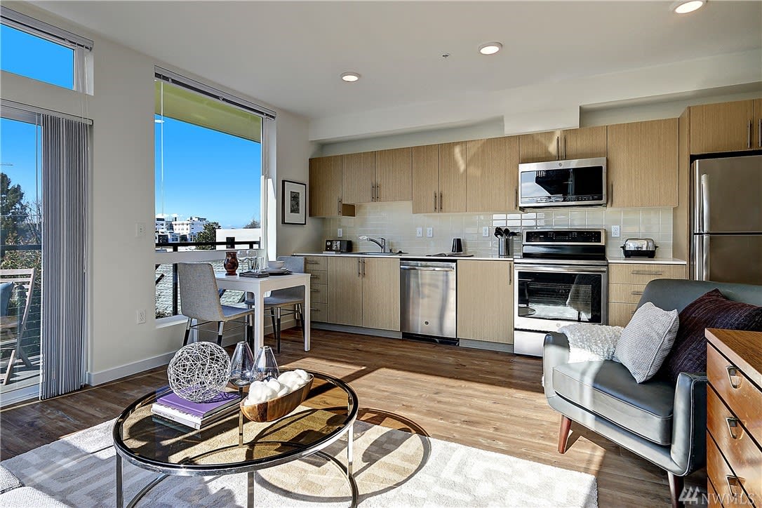 121 12th Ave E, #302