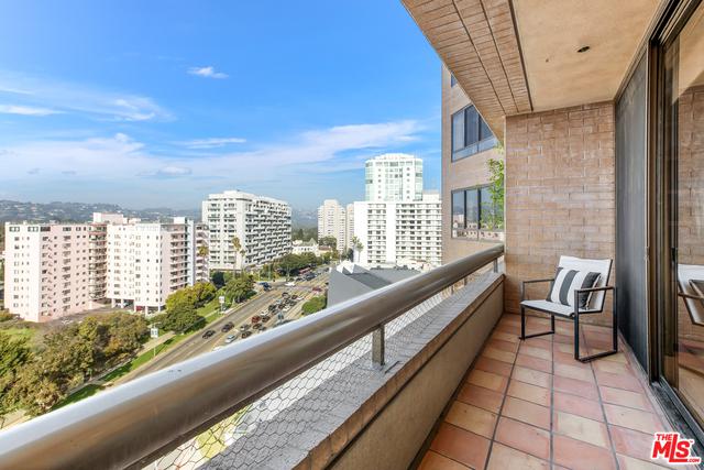 Stunning and Spacious Condominium In The Mirabella