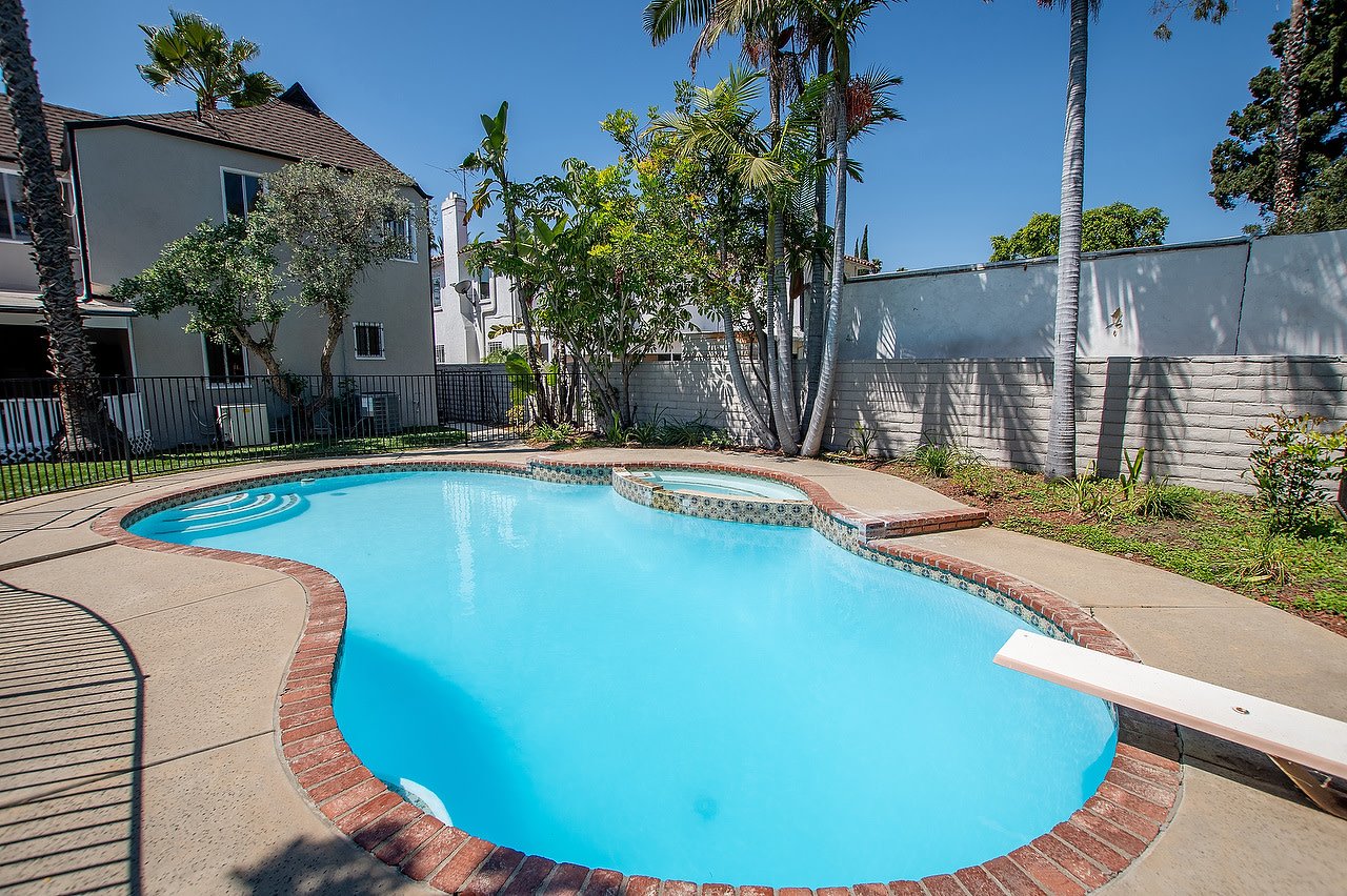 458 S Highland Avenue