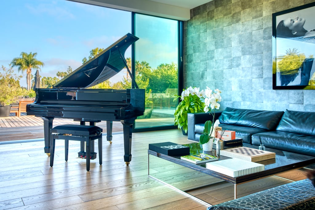 Eminence Horizon