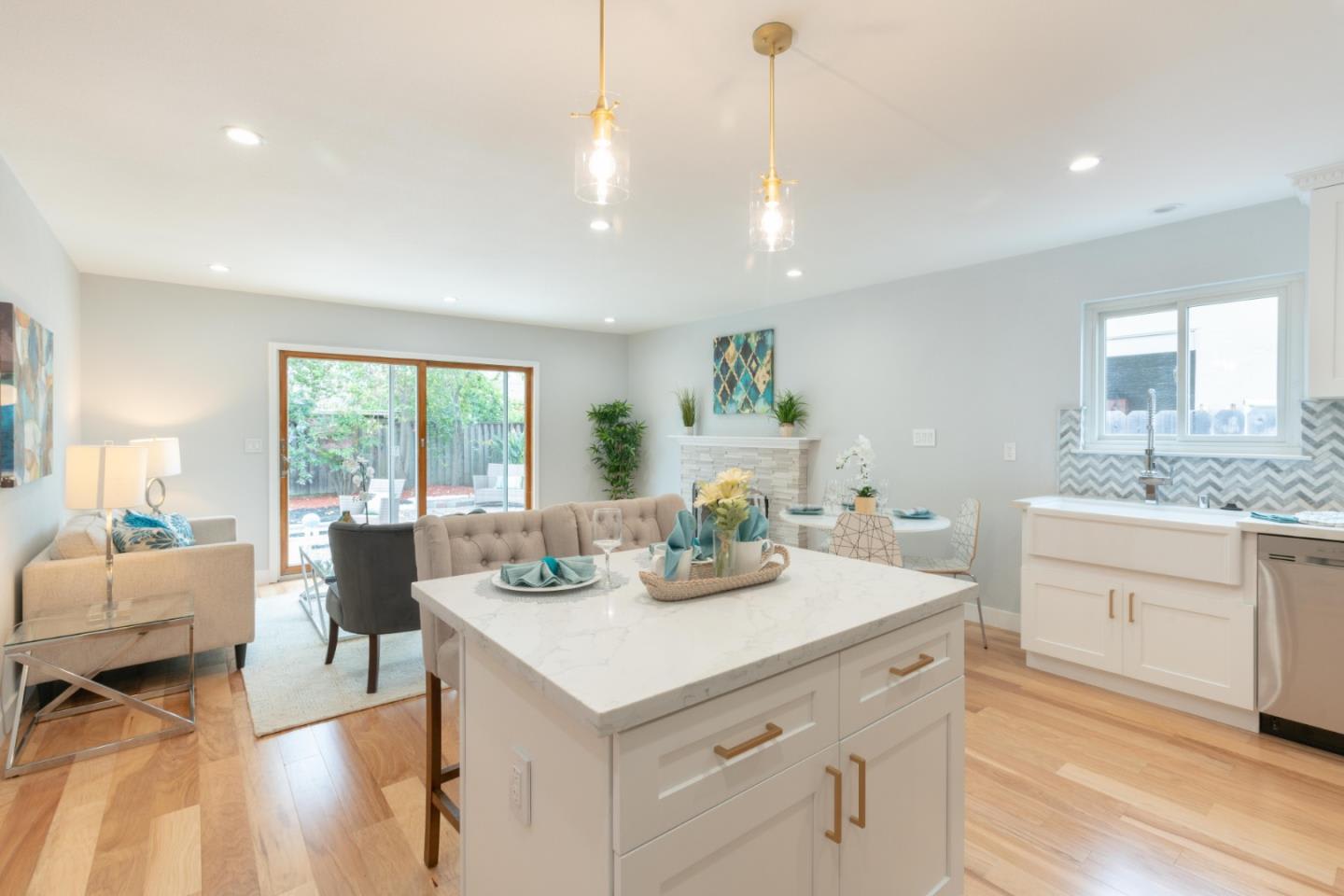 West Rincon Avenue, Campbell