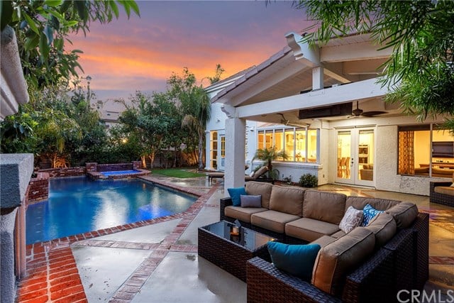 6652 Carriage Circle, Huntington Beach 