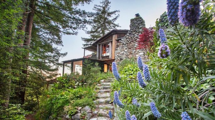 Log Cabin in Big Sur With Serious Design Pedigree Is Listed for $2.8M