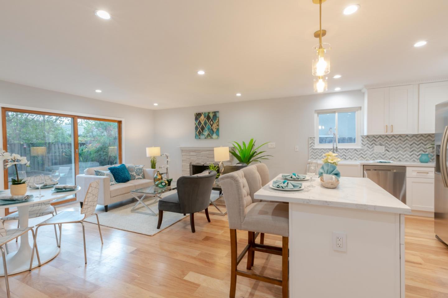 West Rincon Avenue, Campbell