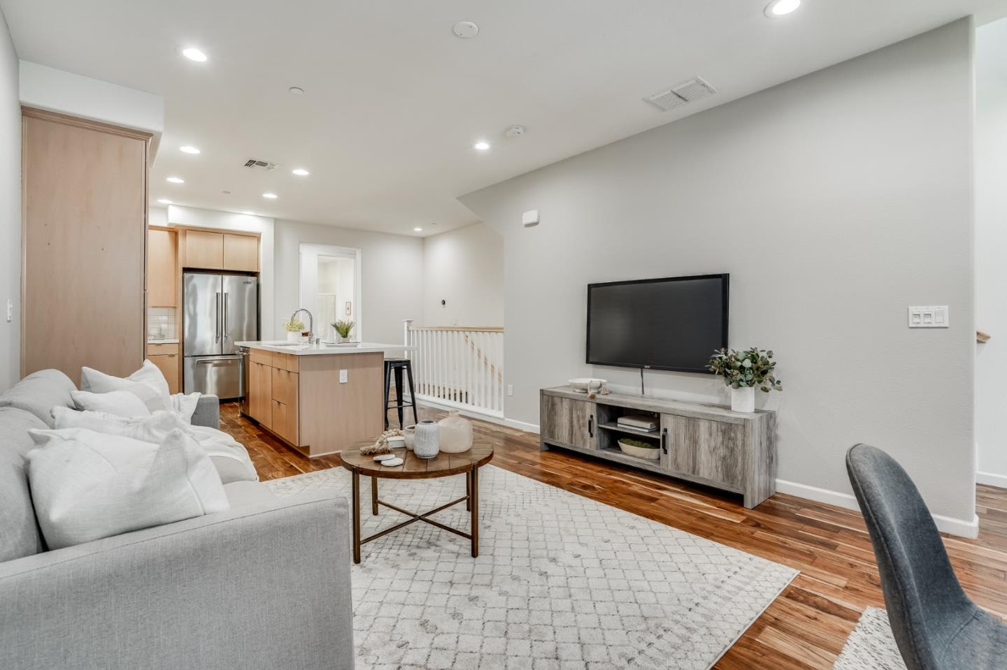 1655 Latitude Dr, #3