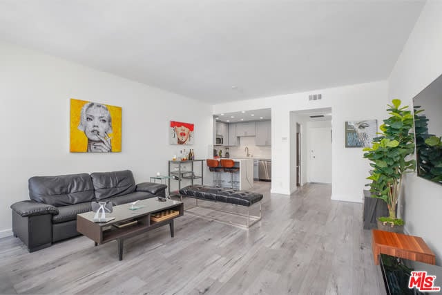 17368 Sunset Blvd, #203A