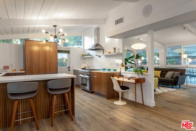 22835 Calabash St, Woodland Hills, CA
