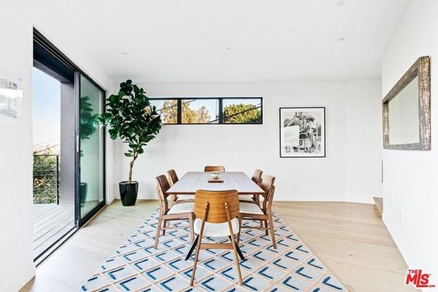 6876 Pacific View Dr