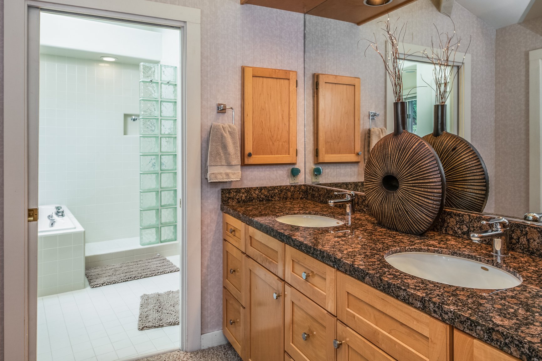 25460 Loma Robles