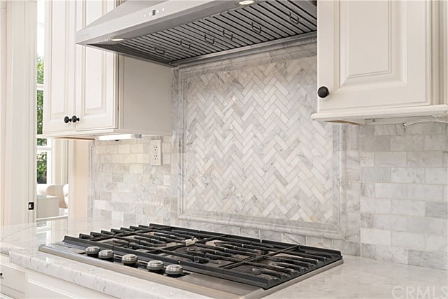 6652 Carriage Circle, Huntington Beach 