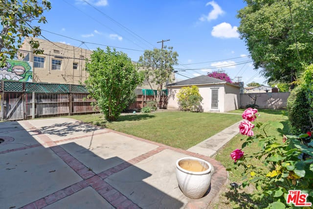 172 N Alta Vista Blvd