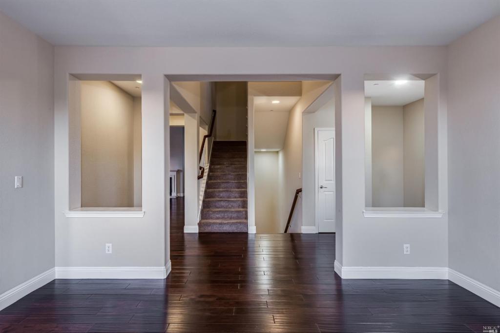 221 Jacquelyn Ln