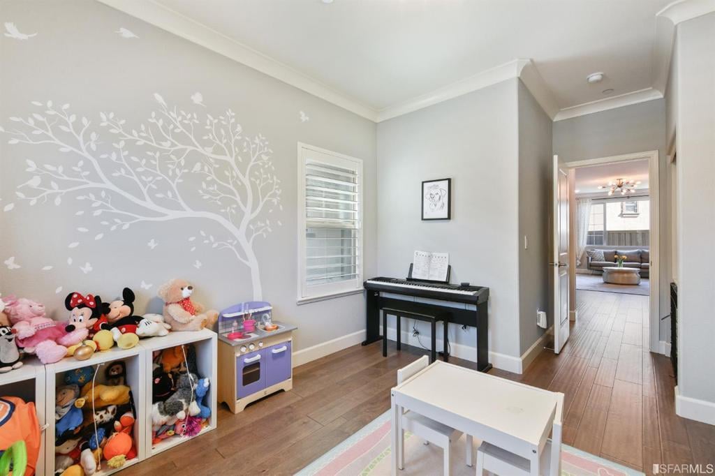 351 Crestview Cir Daly City, CA 94014