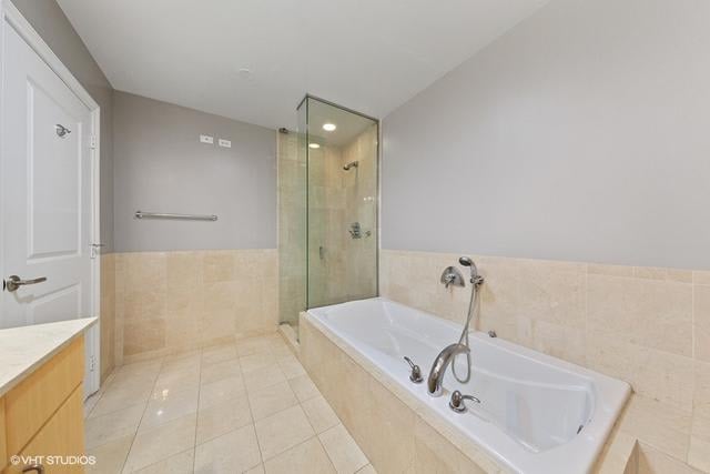 55 E Erie St #3002
