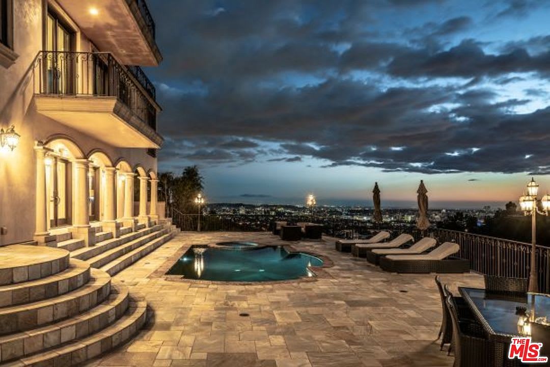Symphony Grandeur