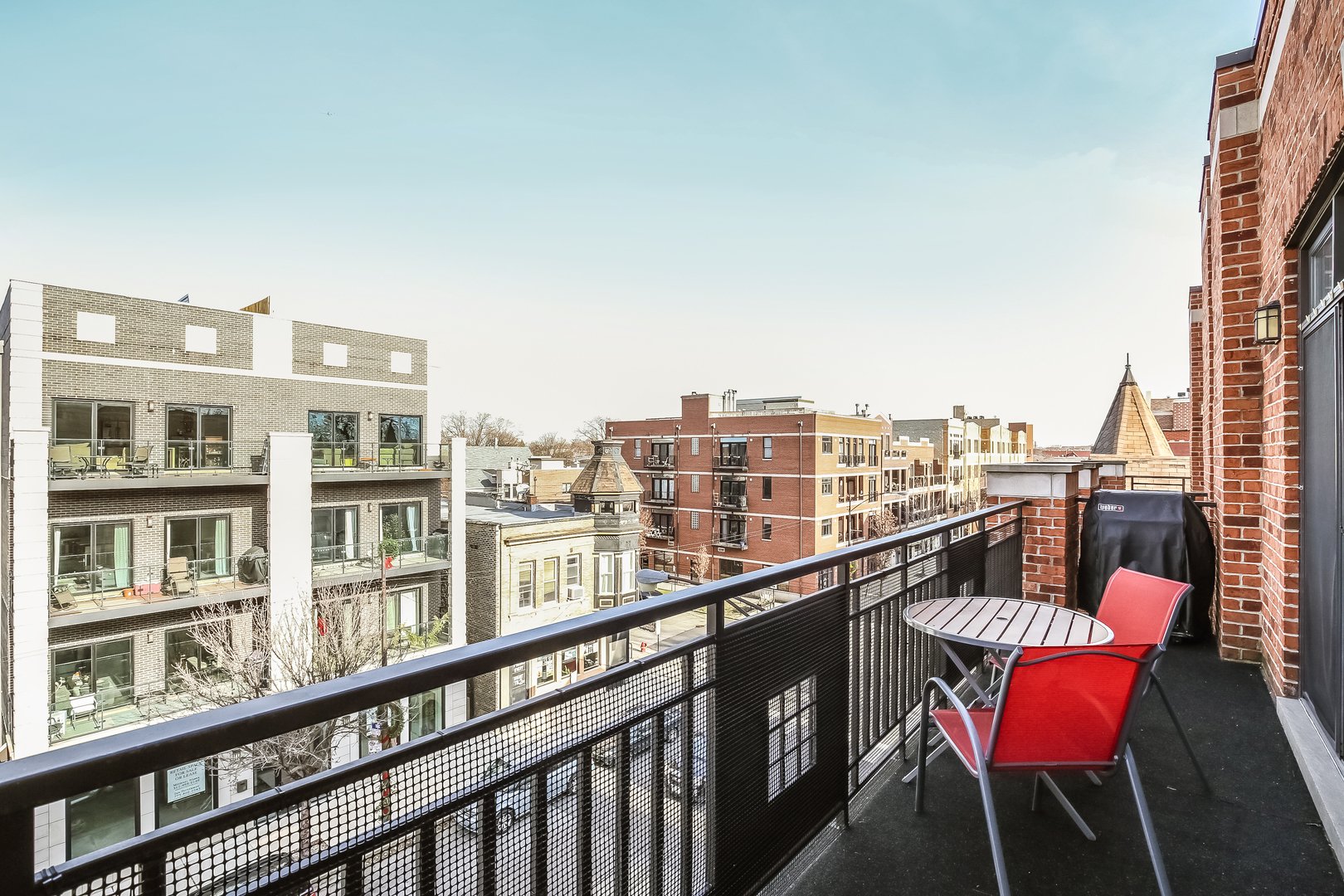 2107 W Belmont #4B
