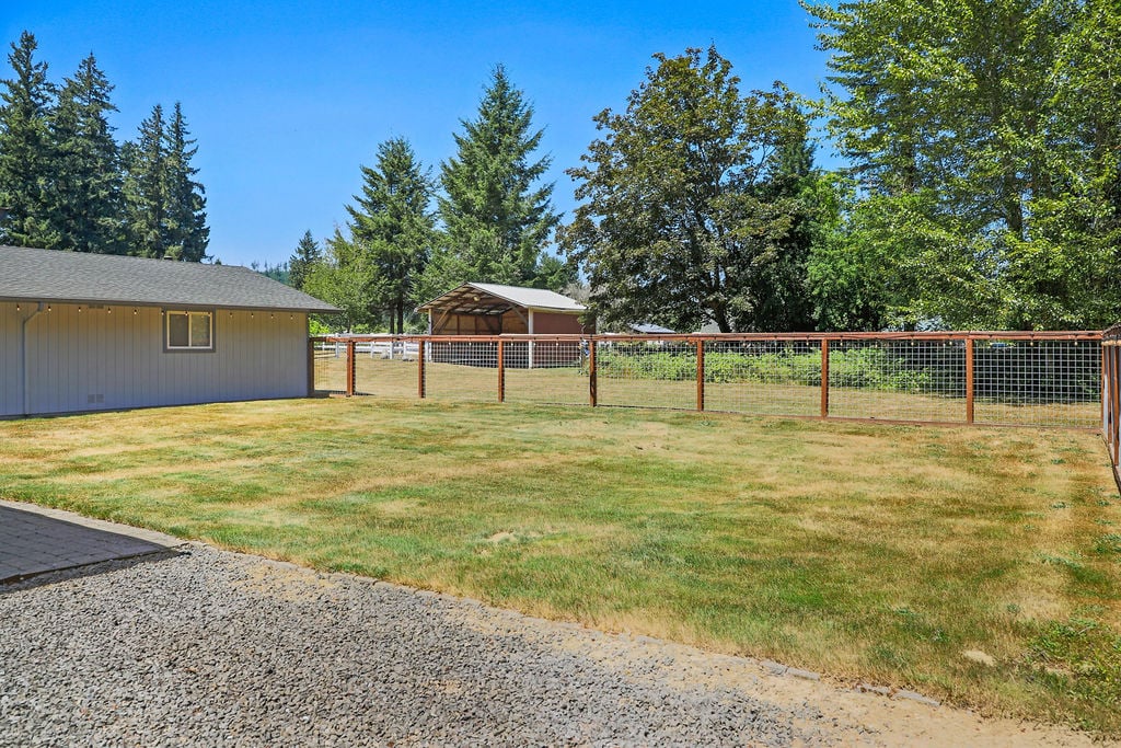 60 NE Davis Farm Road