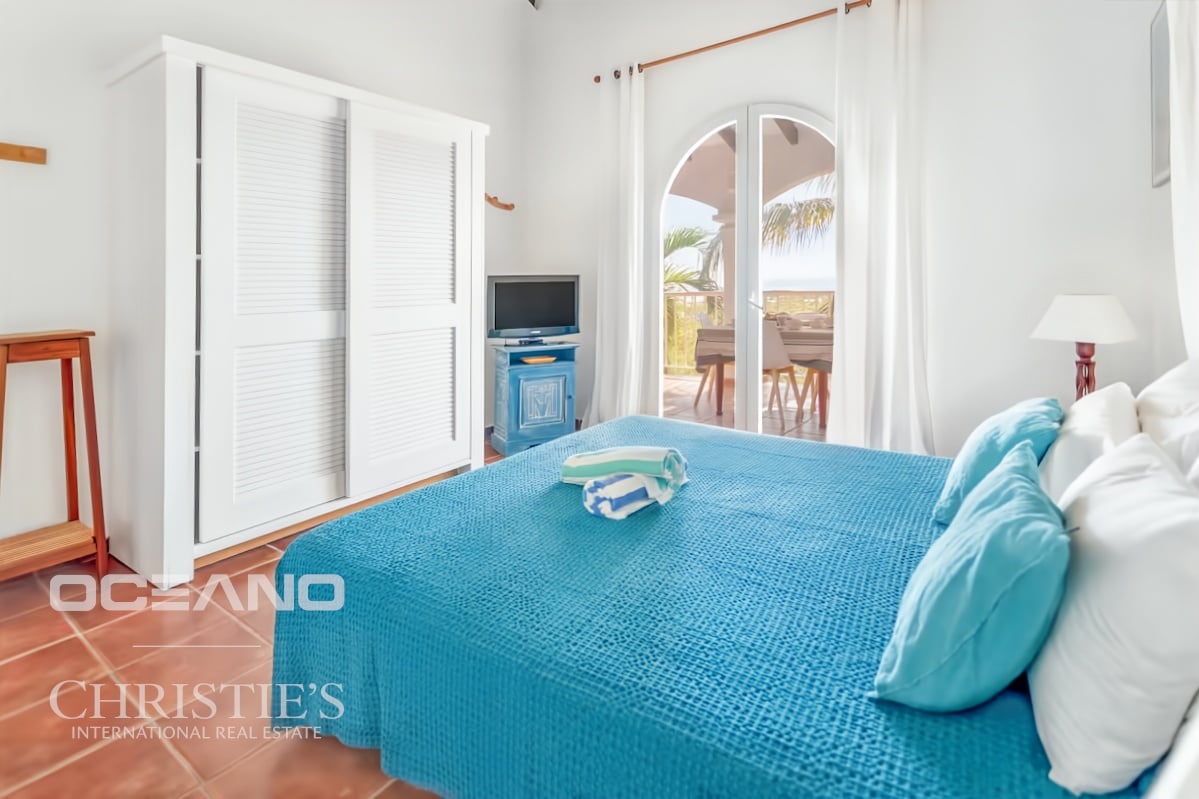 EXCLUSIVE 3 Bedrooms + Private Swimming Pool in Orient Bay –  View of St. Barth
