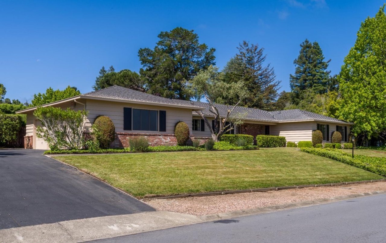 1030 Woodland Dr