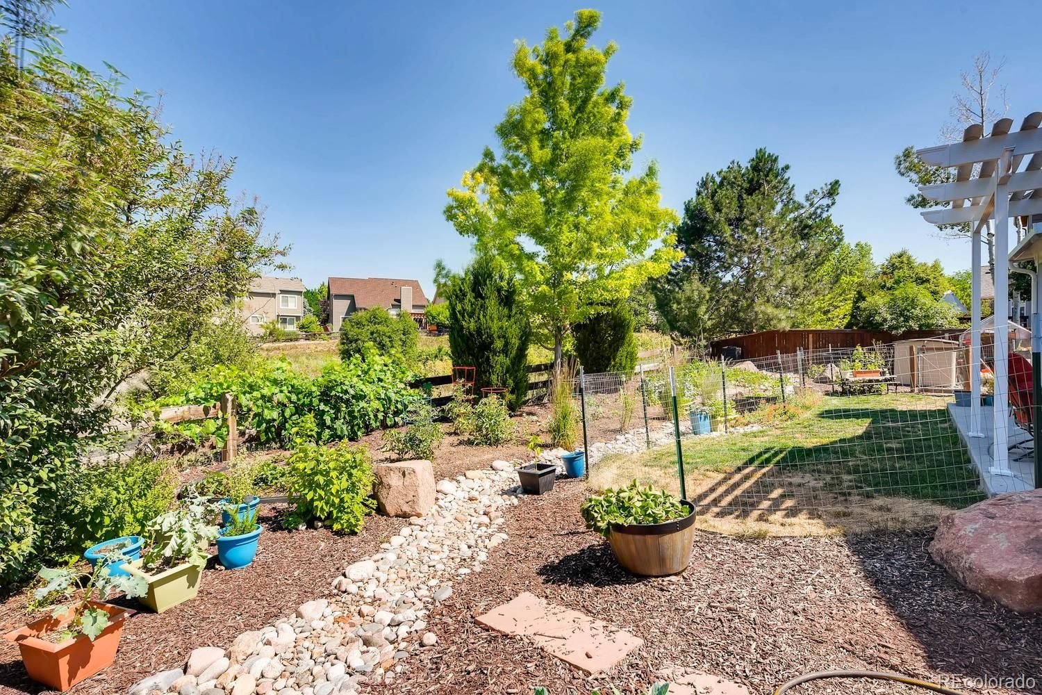 9588 Red Oakes Dr