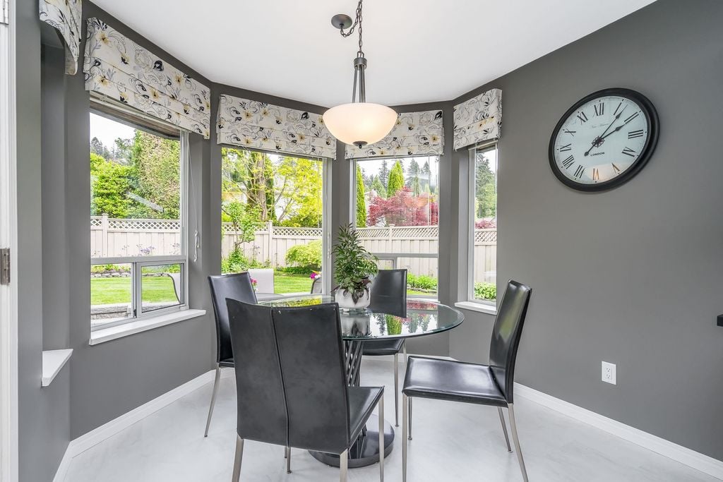 24 Ravine Dr