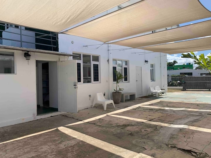 Beach House Apt 9 • 1BR + Sofa Bed • Full Kitchen - Airbnb