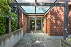 104-300 Waterfront Cres