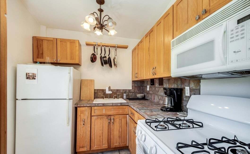 8417 Ridpath Dr