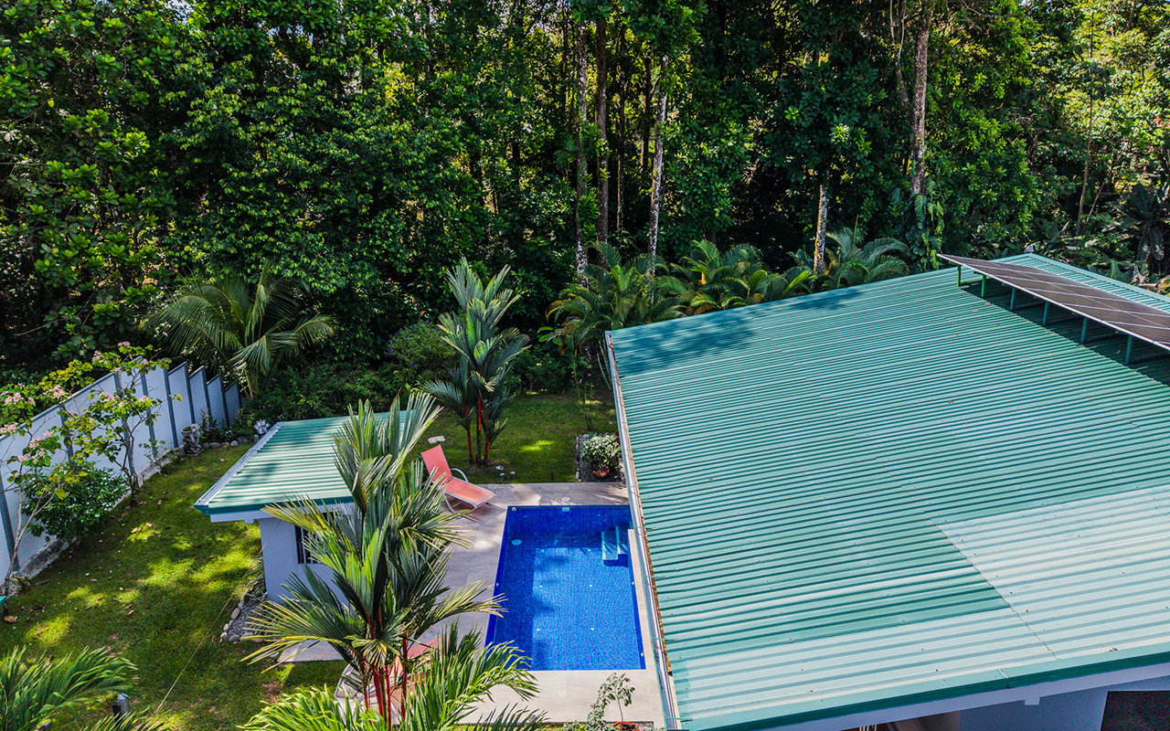 Home Near Downtown Uvita with Private Forest and Creek