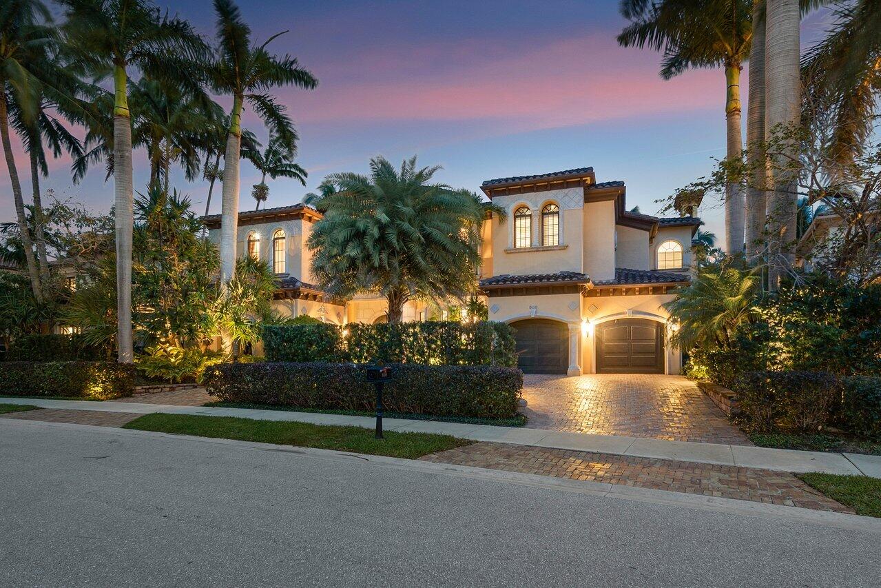 800 Harbour Isles Place