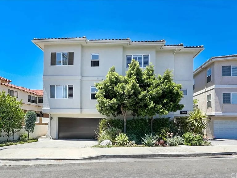 1509 Buena Vis APT 202