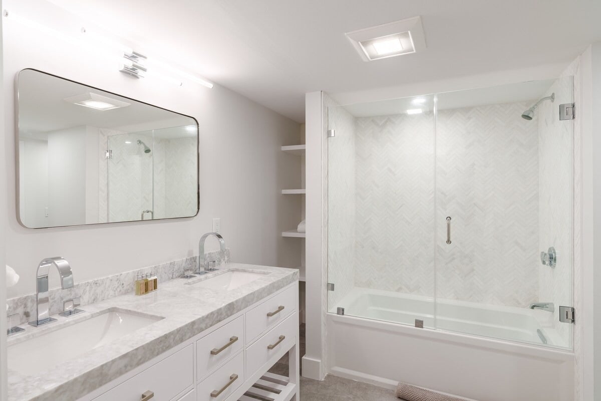 Edgartown Designer Retreat With Pool & Hot Tub