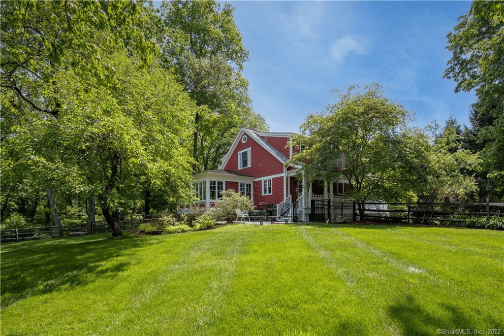 232 Newtown Tpke