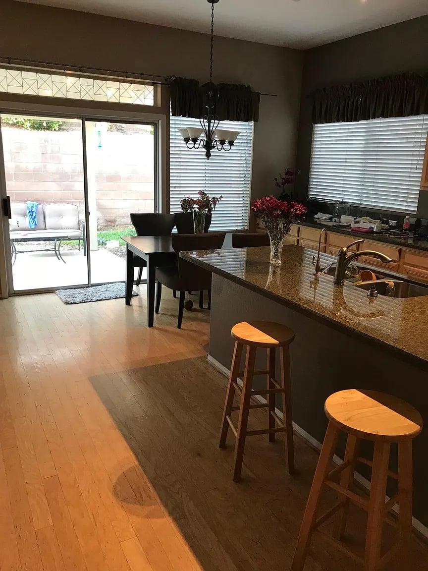 2755 Sunlight Creek St