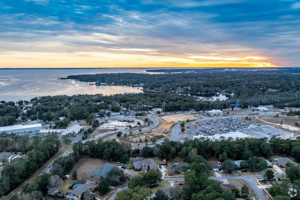 Crestview Vs. Niceville: Where Should You Live?