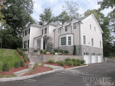 8 Horseguard Ln