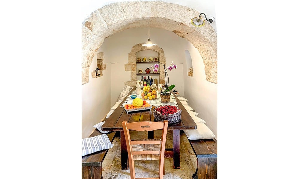 Character Filled Trulli With Pool Near Castellana Grotte