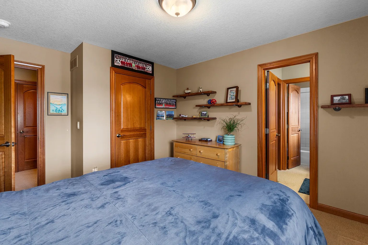 Hanson-Built Model Home on Quiet Cul-De-Sac