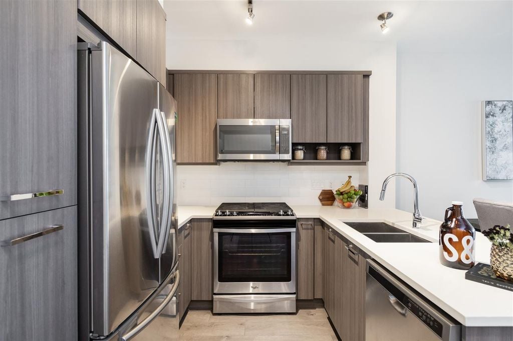 1306 5th Ave, #208