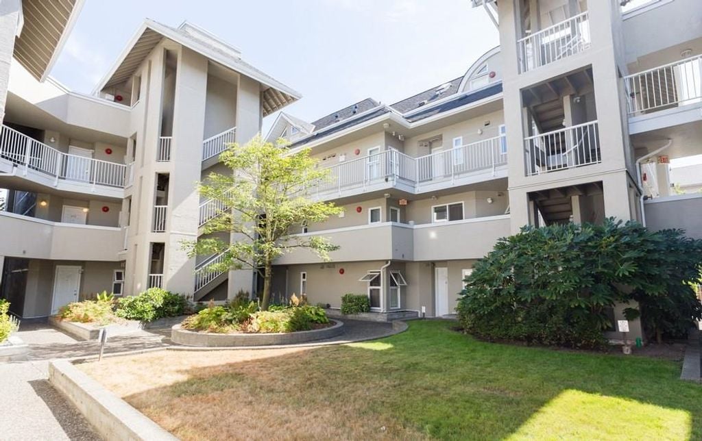 1570 Prairie Ave, #111