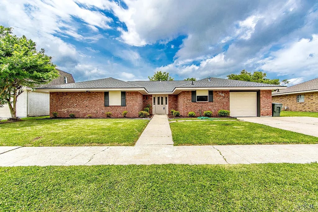 1406 Cottage Dr