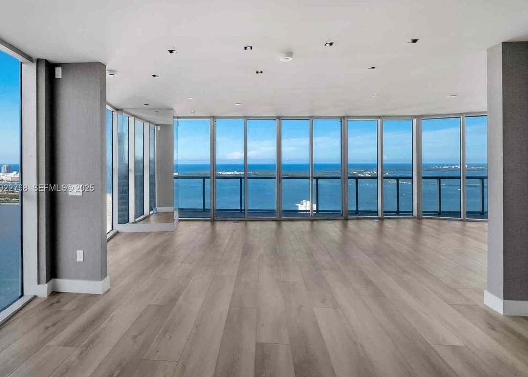465 Brickell Ave #5701