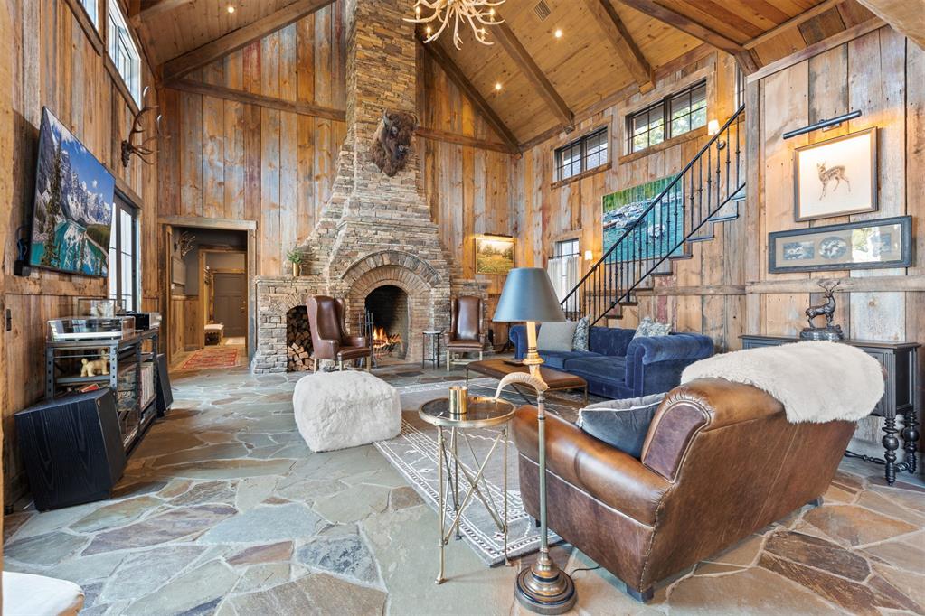 The Art of Lake Living: 38 Park Street Carlton Landing, Oklahoma - Wyatt Poindexter - The Agency