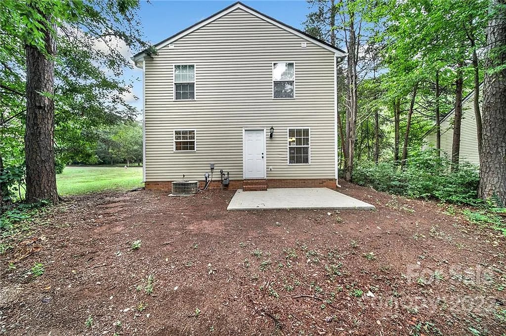 206 Forest Oaks Dr