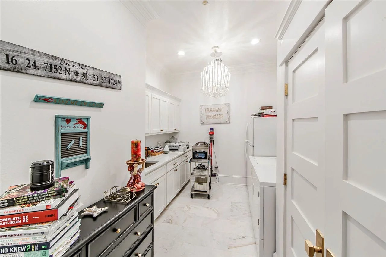 401 Oak Alley Drive